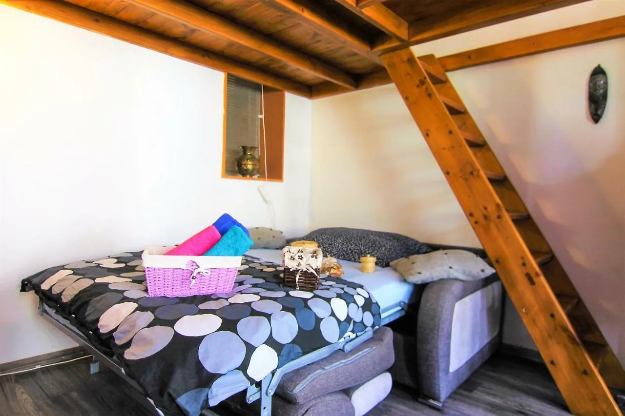 Central Cozy Apartment Prag